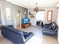 Villa mit 4 Schlafzimmern, 3 Bädern, Dachterrasse, Privatpool und schönem Ausblick