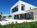 Neue, hochwertige Villa im Bauhausstil auf Mallorca zu verkaufen