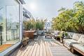 Einzigartiges Townhouse mit Loft-Charakter im Herzen von München - Sendling - Dachterrasse mit hochwertigem Teakholzbelag