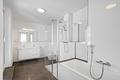 Lichtdurchflutete Penthouse-Wohnung mit Dachterrasse und direktem Liftzugang - Masterbad en suite