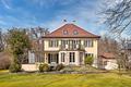 Klassische Villa von 1928 mit 6 Schlafzimmern, viel Charme und Traumgarten in unverbauter Bestlage - Charmante Altbau-Villa