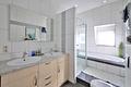 Exquisite Jugendstil-Maisonette mit historischem Charme, Tageslichtbad mitten in Baden-Baden - Badezimmer