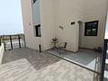 Moderne Erdgeschoss-Wohnung mit 3 Schlafzimmern, 2 Bädern, privatem Garten und Gemeinschaftspool