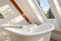 Kernsanierte Villa mit Charakter und Weitblick bis zu den Alpen - Badewanne OG