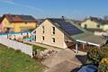 Exklusives Traumhaus mit Außenpool, Whirlpool, Kamin und wunderschönem Gartenparadies - Hausansicht Eingang