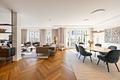 Klassische Eleganz im "Ludwig": 3-Zimmer-Luxus-Domizil mit Liftlanding, Terrasse und Stellplätzen - Der gelungene Grundriss vereint Wohnen und Essen auf harmonische Weise