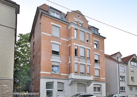 Gemütliche 1-Zimmer-Dachgeschosswohnung mit Charme, ideal für Eigennutzer oder Kapitalanleger - Hausansicht