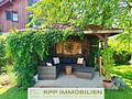 Gartenparadies: Renoviertes Einfamilienhaus mit Südwest-Terrasse, Lounge und Außenküche - Gartenlounge