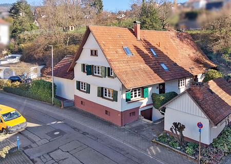 Wohnen mit Geschichte – hochwertig saniertes Fachwerkhaus mit viel Raum - Grundstück nicht betreten! - Straßenansicht