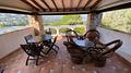 Villa mit großem Grundstück und ebener Zufahrt, herrlichem Ausblick, großen Terrassen, BBQ, ZH, Klima, Garage u.v.a.m.