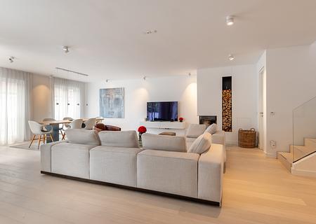 "Therese": Exquisites Penthouse mit Roofgarden -  Lichterfüllter Livingbereich
