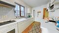 DHH - Ihr neues Zuhause in Freilassing – ca. 159 m² Wohnfläche, schöner Garten und viel Platz - Küche Bild 1