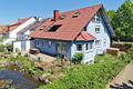 Großzügiges Einfamilienhaus mit vermieteter Maisonette-Einliegerwohnung in Karlsruhe-Grötzingen - Hausansicht