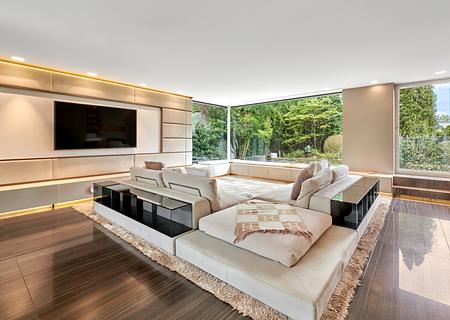 Maximale Flexibilität auf über 430 m²: High-End-Villa mit Lift, Büro, Heimkino und Spa-Oase - Livingbereich 