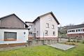 Gepflegtes Zweifamilienhaus mit moderner Technik, PV-Anlage & vielseitigem Nutzungspotenzial - Ansicht Garten