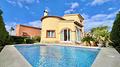 Tolle Villa mit guter Ausstattung und 3 Schlafzimmern, Pool, Garage, uvm.
