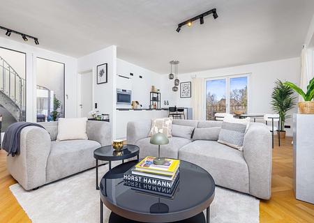 Sofort beziehbar! Sagenhafte 2-Zimmer-Dachterrassenwohnung mit jeder Menge Freiraum - gemütlicher Wohnbereich