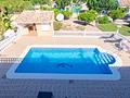Sehr schöne Landhaus-Villa mit 3 Schlafzimmern, 2 Bädern, Dachterrasse und Privatpool