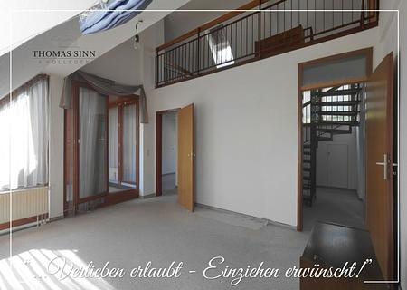 Attraktive Maisonettewohnung 
4 Zimmer - Dachloggia - TG-Platz
Durchrenovieren und Einziehen - Titelbild mit Rahmen und Slogan (3)