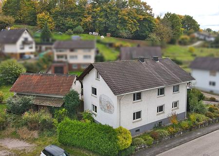 Bieterverfahren!!! Vielseitiges Wohnjuwel mit Garten, Balkon, Kamin und Nutzraum für Ideen. - Hausansicht