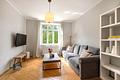 Denkmalgeschütztes 2-Zimmer-City-Apartment mit Blick auf den Roecklplatz - Gemütlicher Altbau-Charme