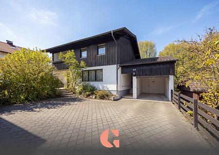 Großzügiges Einfamilienhaus mit Top-Anbindung & viel Gestaltungspotenzial - Hausansicht