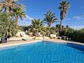 Villa mit Gästehaus, Privatpool und fantastischem Meerblick