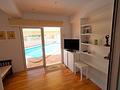 Wunderschöne Villa mit 3 Schlafzimmern, 3 Bädern, Privatpool, Meerblick und direktem Strandzugang