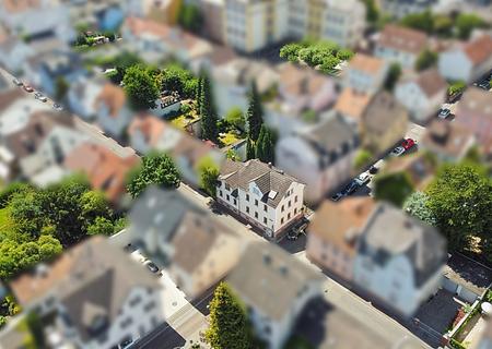 ++Charmantes Immobilien-Ensemble mit vielfältigen Nutzungsmöglichkeiten in Heddernheim++ - Luftbild 2