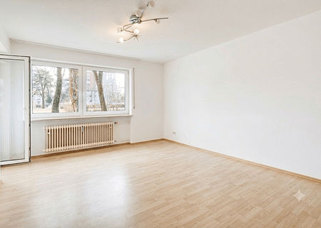 Sofort beziehbar: 3-Zimmer-Wohnung mit Potenzial - Wohnraum