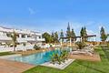 Penthouse-Wohnungen mit 3 Schlafzimmern, 2 Bädern, Dachterrasse, Gemeinschaftspool und Tiefgaragenstellplatz im La Serena Golf Komplex
