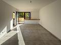 bezugsfreie und renovierte Dachgeschosswohnung in ruhiger Innenhoflage - Wohnzimmer 3. Bild