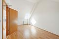 Lichtdurchflutete 3,5-Zimmer-DG-Maisonette-Galerie-Wohnung in herrlicher Aussichtslage - DG2: Schlafzimmer 2
