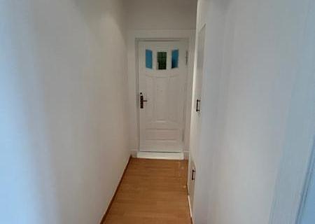 Bezugsfreie und helle 2-Zimmer Altbauwohnung nahe Havel mit Aufzug - Flur
