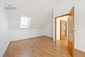 Lichtdurchflutete 3,5-Zimmer-DG-Maisonette-Galerie-Wohnung in herrlicher Aussichtslage - DG2: Schlafzimmer 1