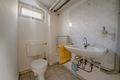 Stilvolles Einfamilienhaus mit großem Entwicklungspotenzial und Doppelgarage in sonniger Hanglage - UG WC