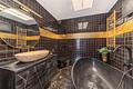Großzügige, moderne 3-Zi.-Wohnung mit Südwestbalkon im begehrten Bogenhausen - Designer en-Suite Badezimmer mit freistehender Wanne