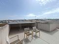 Moderne freistehende Villa mit privatem Pool und Dachterrasse