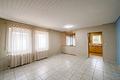 Bieterverfahren: Gepflegte 3-Zimmer-Wohnung im 1. Obergeschoss – ideal zum Einziehen oder Vermieten - Wohnzimmer