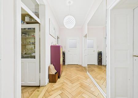 Wohnen zwischen Haidhausen & Bogenhausen: Charmante 3-Zimmer Altbauwohnung im Hochparterre - Flur