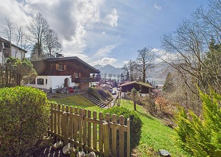 KEGELSTEIN III 
Refugium über den Dächern Schliersees
- Drei gepflegte Landhäuser zum Gesamterwerb - KEGELSTEIN III - Das Landhaus-Ensemble