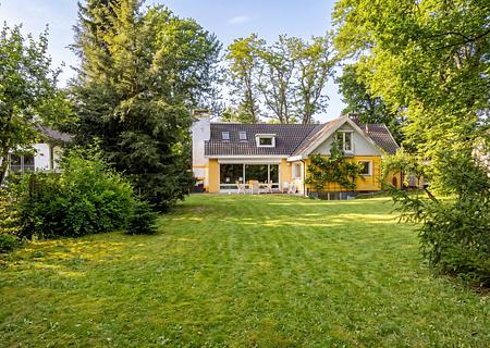 Naturnahe Spitzenlage: Grundstück mit 1.150 m² und großzügigem Garten - Weitläufiger Garten 
